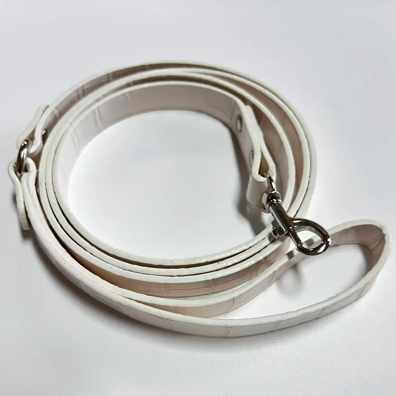 White Croc Leather Dog Collar & Matching Leash Set, Rhinestone Heart Studded Heavy Duty Collar for Large Dogs